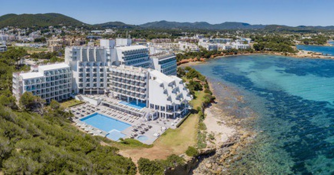 Banca March crea una joint venture con Meliá Hotels y adquiere el 80% de tres hoteles en Ibiza y Fuerteventura