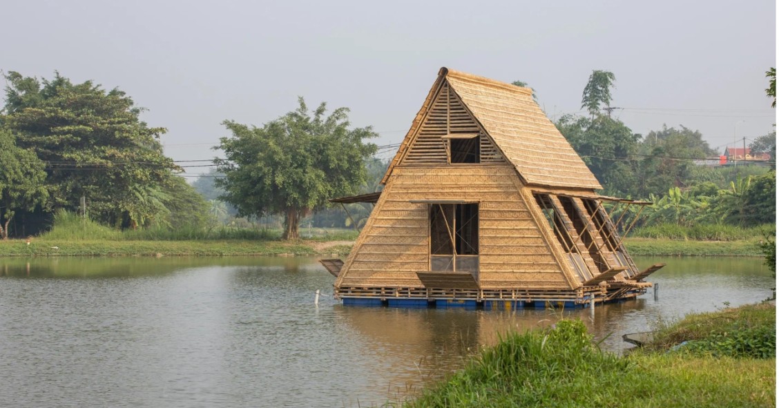 La cabaña frente a la costa