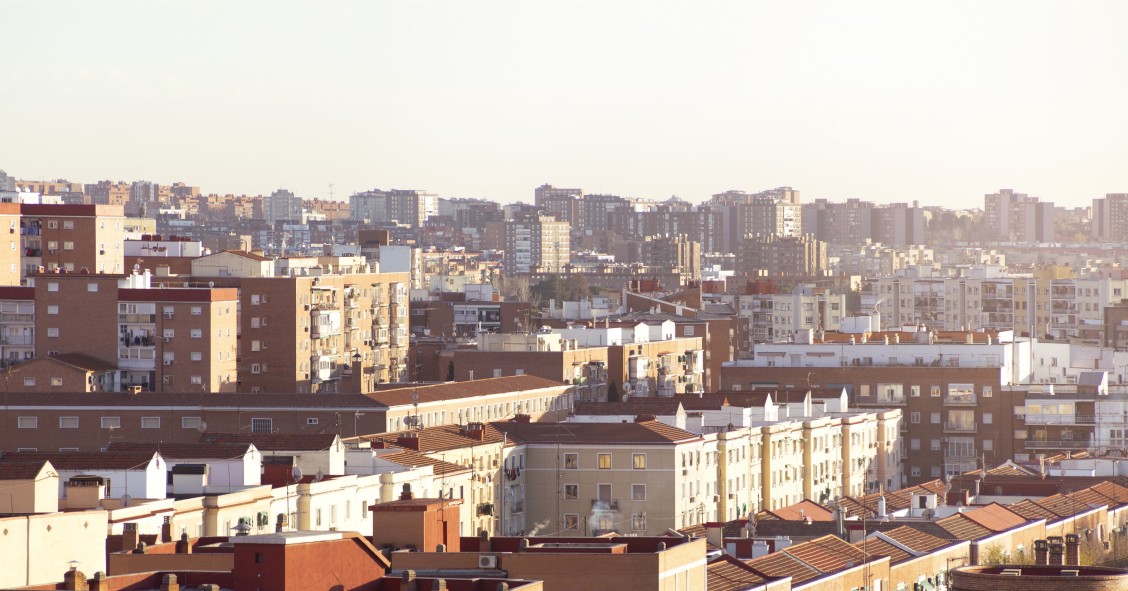 Archivo - Vista panorámica de viviendas en Madrid