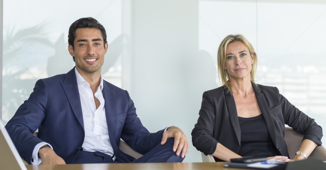 Pablo Balea, director de residencial en Savills Barcelona y Anna Gener, CEO Savills Barcelona.