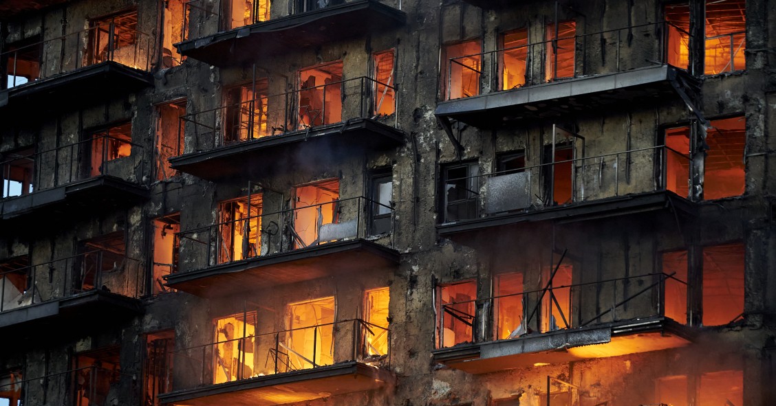 La fachada del edificio incendiado en Valencia era altamente inflamable