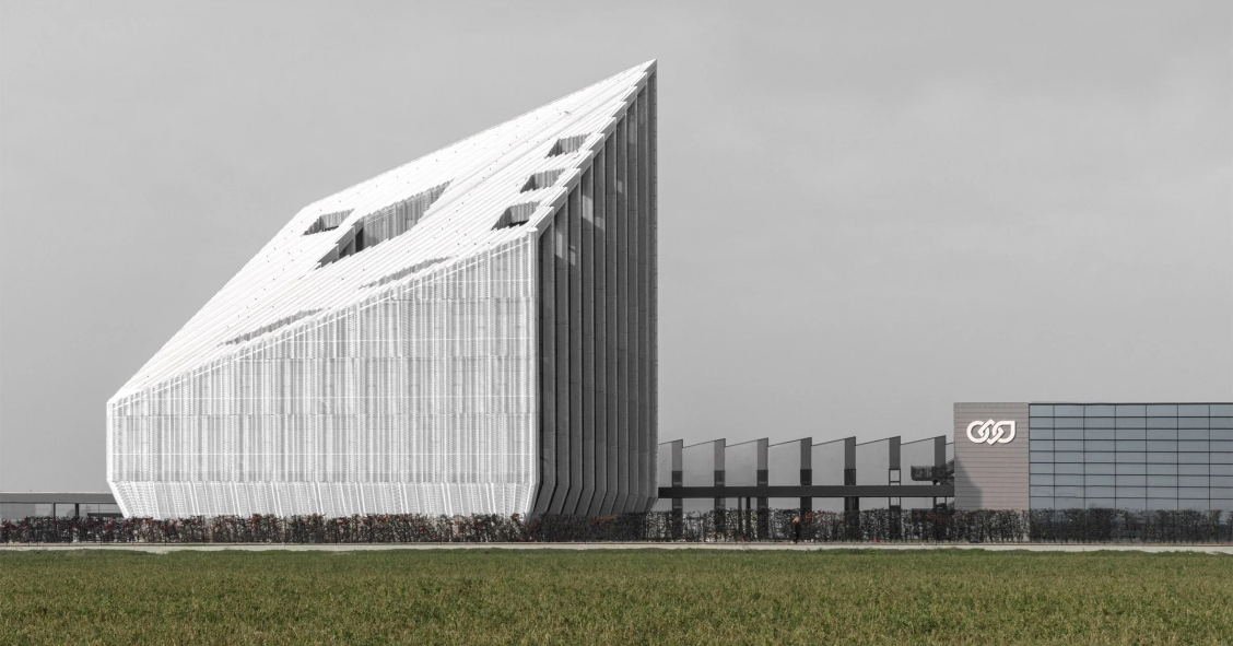 La estética del edificio de las oficinas recuerda al imagotipo de Bonfiglioli y a la cubierta dientes de sierra o tipo shed de la propia fábrica. 