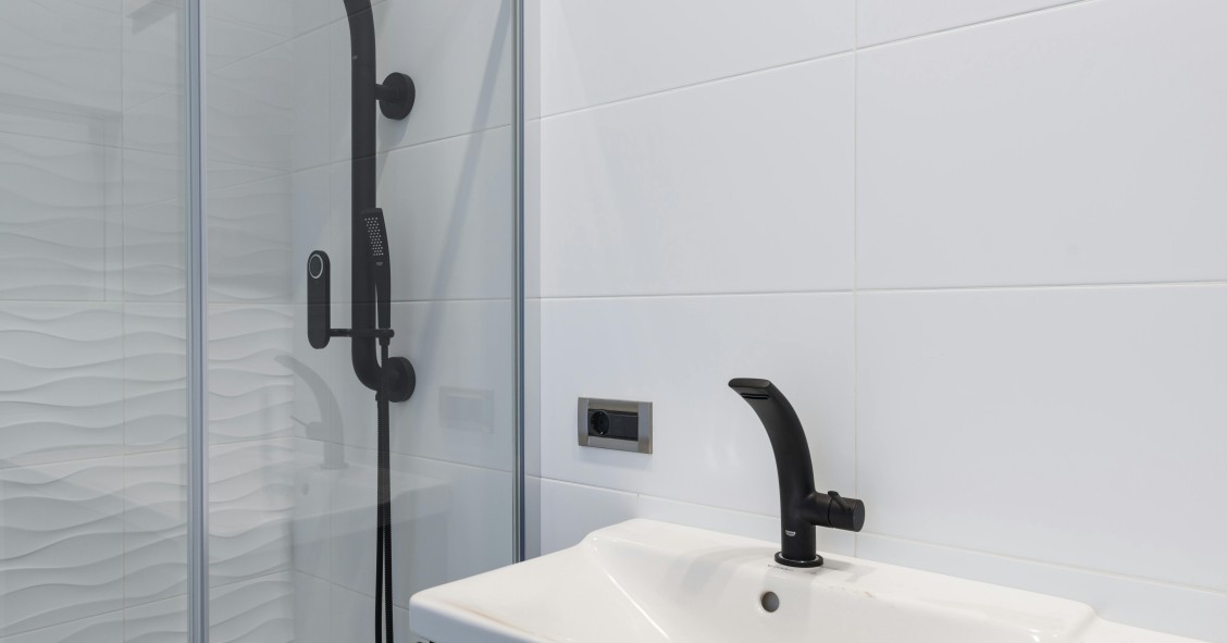 Pintar azulejos baño