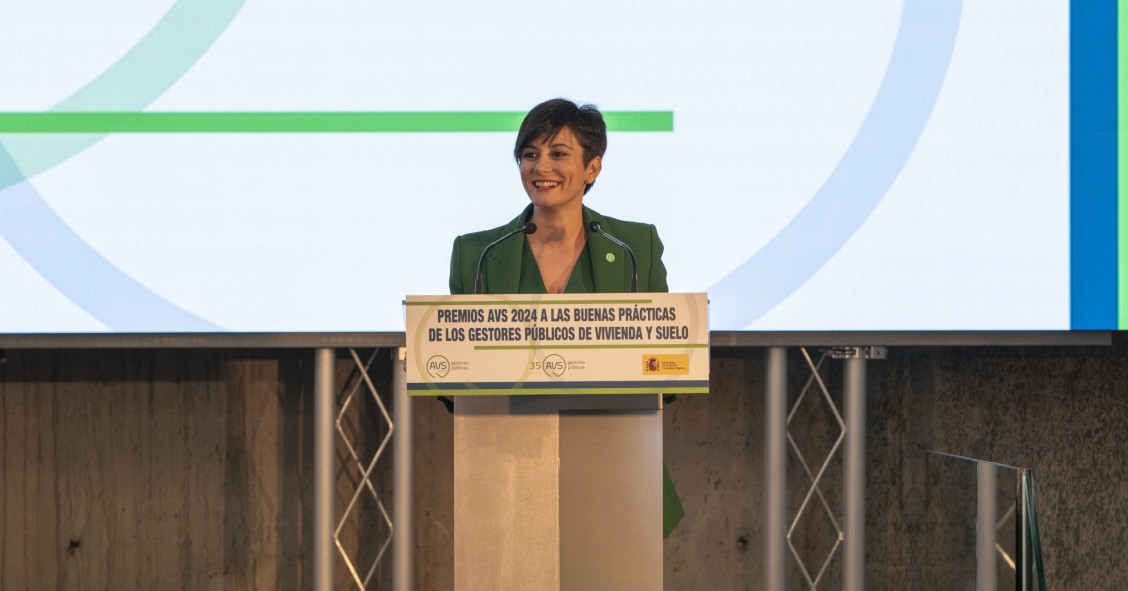 La ministra de Vivienda y Agenda Urbana, Isabel Rodríguez, durante el acto de entrega de los Premios de la Asociación de Promotores y Gestores Públicos de Vivienda y Suelo (AVS).