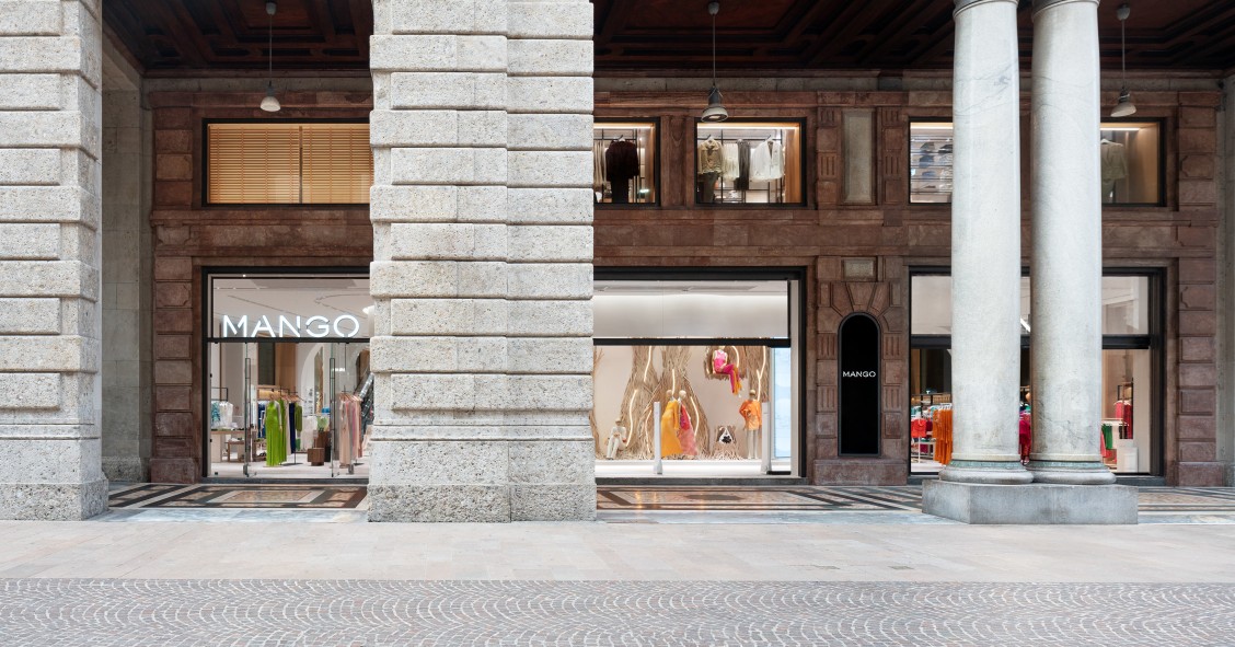 Tienda Mango en la Galleria del Corso de Milán