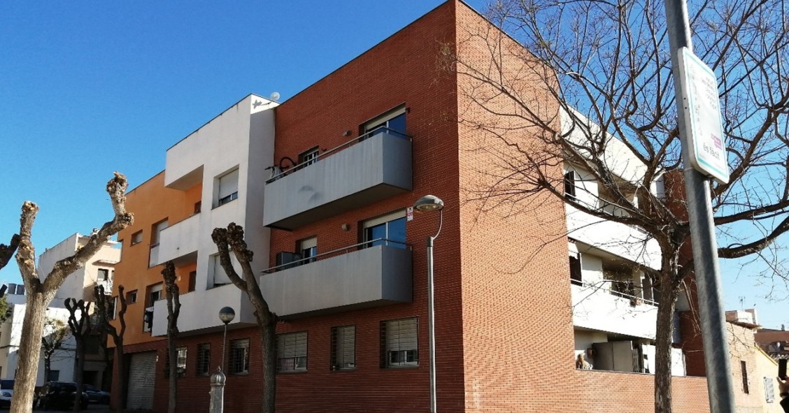 Cataluña compra a Cerberus una treintena de pisos para alquiler social por 1,8 millones