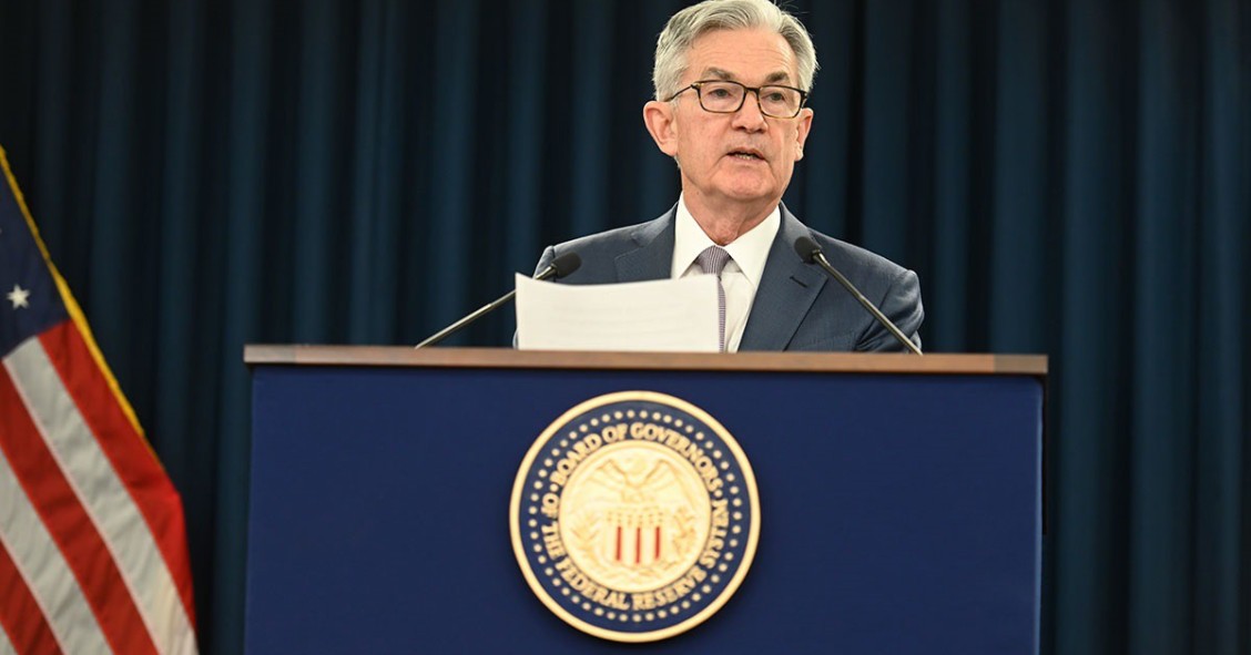 Archivo - El presidente de la Fed, Jerome Powell, en la rueda de prensa extraordinaria celebrada el 3 de marzo de 2020 en Washington.