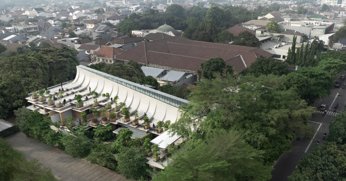 El restaurante y bar Aruma está ubicado en el barrio de Kemang en Yakarta (Indonesia) y ha sido diseñado por el estudio local RAD+ar.