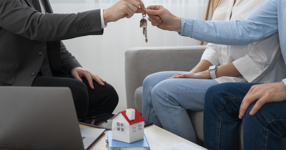 ¿Puedo desgravar la comisión de la inmobiliaria por la venta de la casa?