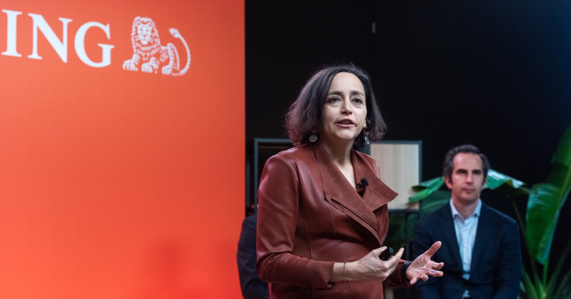 Archivo - La directora general de Desarrollo de Negocios de ING España & Portugal, Almudena Román, interviene durante una rueda de prensa de ING, en su sede de Madrid, a 15 de febrero de 2023, en Madrid (España). 
