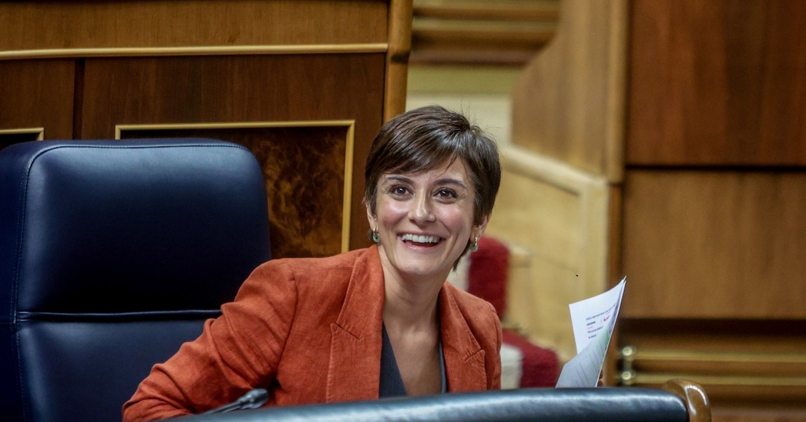 La ministra de Vivienda, Isabel Rodríguez, durante una sesión de control al Gobierno, en el Congreso de los Diputados, a 9 de octubre de 2024, en Madrid (España)
