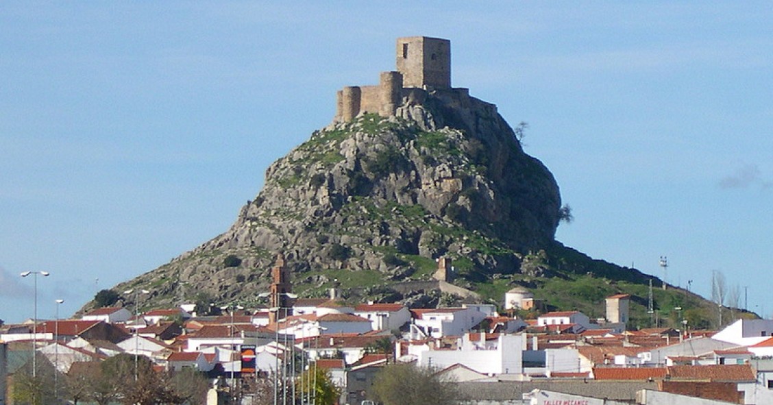 El pueblo de Córdoba con un imponente castillo