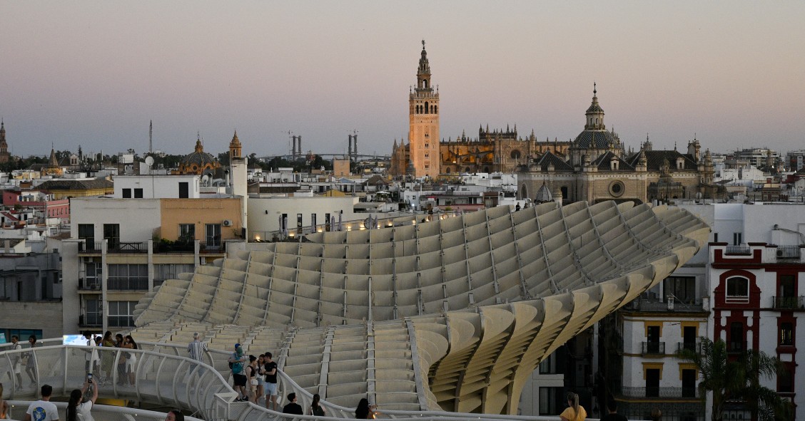 Andalucía eleva a 25 millones el presupuesto para avalar la compra de vivienda a jóvenes hasta los 40 años