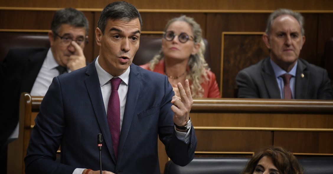 El presidente del Gobierno, Pedro Sánchez, interviene durante una sesión de control al Gobierno, en el Congreso de los Diputados, a 16 de octubre de 2024, en Madrid (España). 