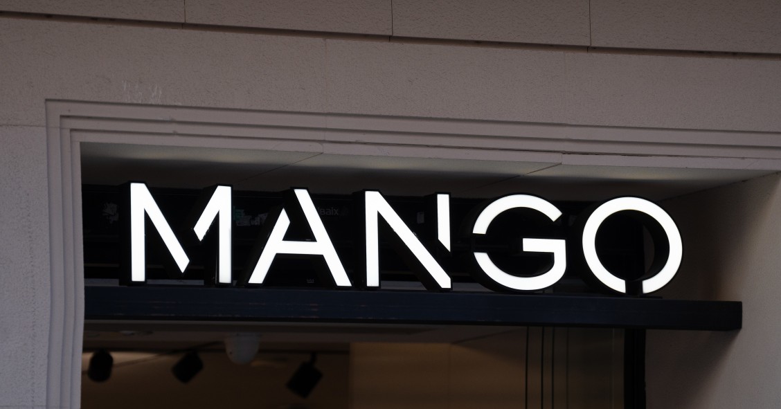 Archivo - Fachada de una tienda de MANGO