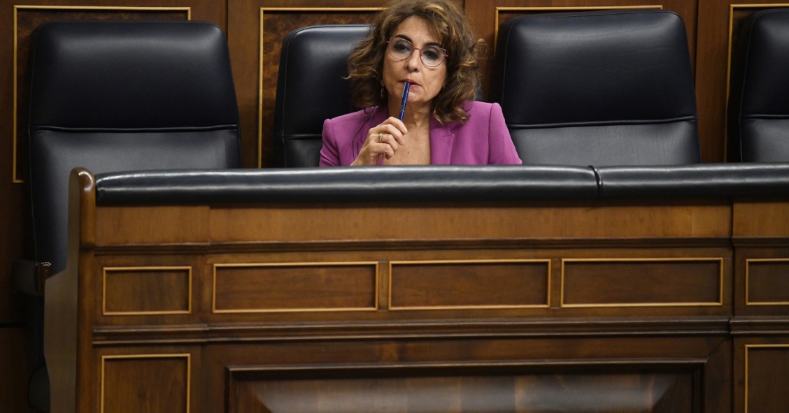 Archivo - La vicepresidenta primera y ministra de Hacienda, María Jesús Montero, durante una sesión plenaria extraordinaria, en el Congreso de los Diputados, a 23 de julio de 2024, en Madrid (España).