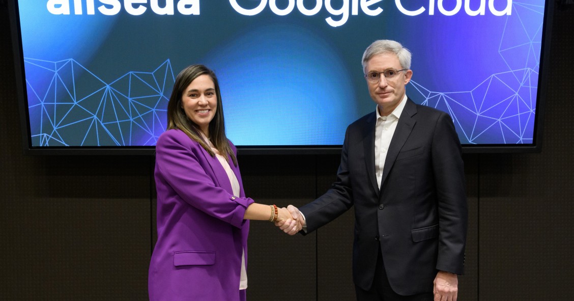 La directora corporate de Google Cloud, Cristina Martín, junto al ceo de Aliseda, Eduard Mendiluce.