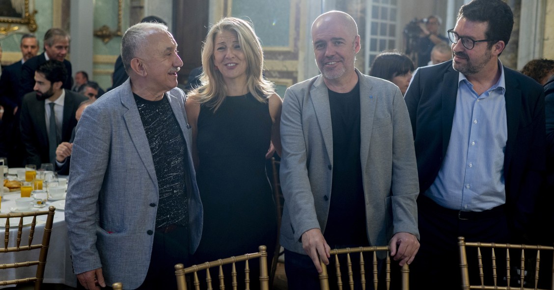 Archivo - (I-D) El secretario general de CCOO, Unai Sordo; la vicepresidenta segunda y ministra de Trabajo, Yolanda Díaz y el secretario general de UGT, Pepe Álvarez y el secretario de Estado de Trabajo, Joaquín Pérez Rey