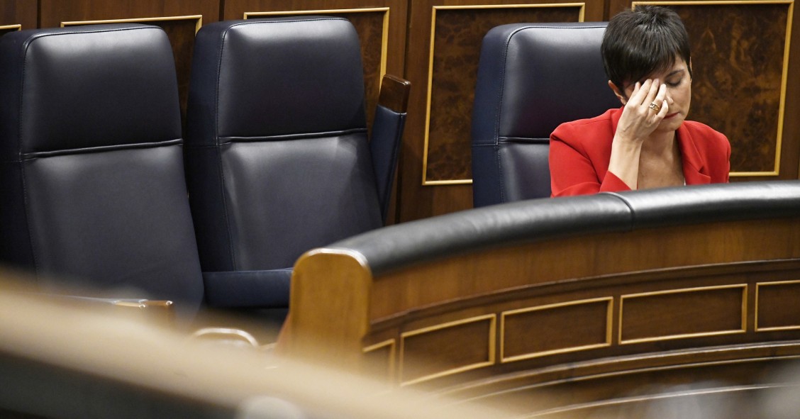 La ministra de Vivienda, Isabel Rodríguez, durante una sesión de control al Gobierno, en el Congreso de los Diputados, a 23 de octubre de 2024, en Madrid (España).