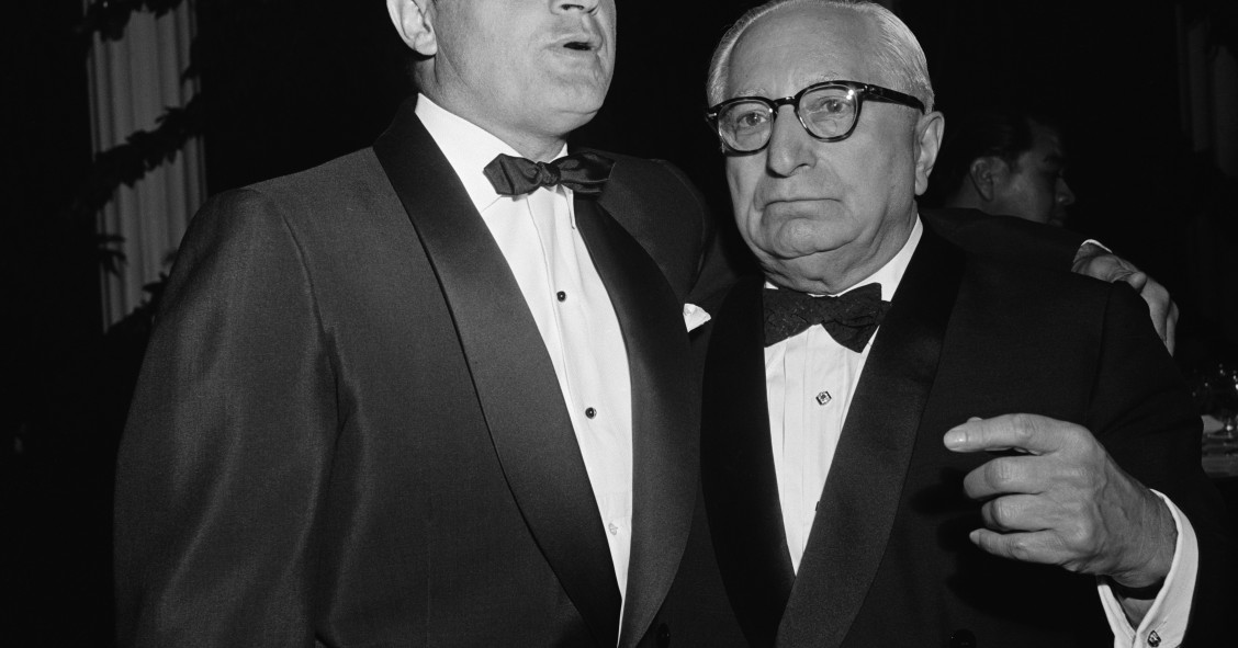 El actor americano Bob Hope y el productor de cine Louis B Mayer