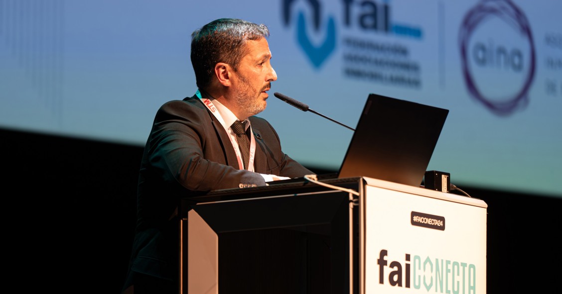 Archivo - El presidente de la Federación Nacional de Asociaciones inmobiliarias (FAI), José María Alfaro.