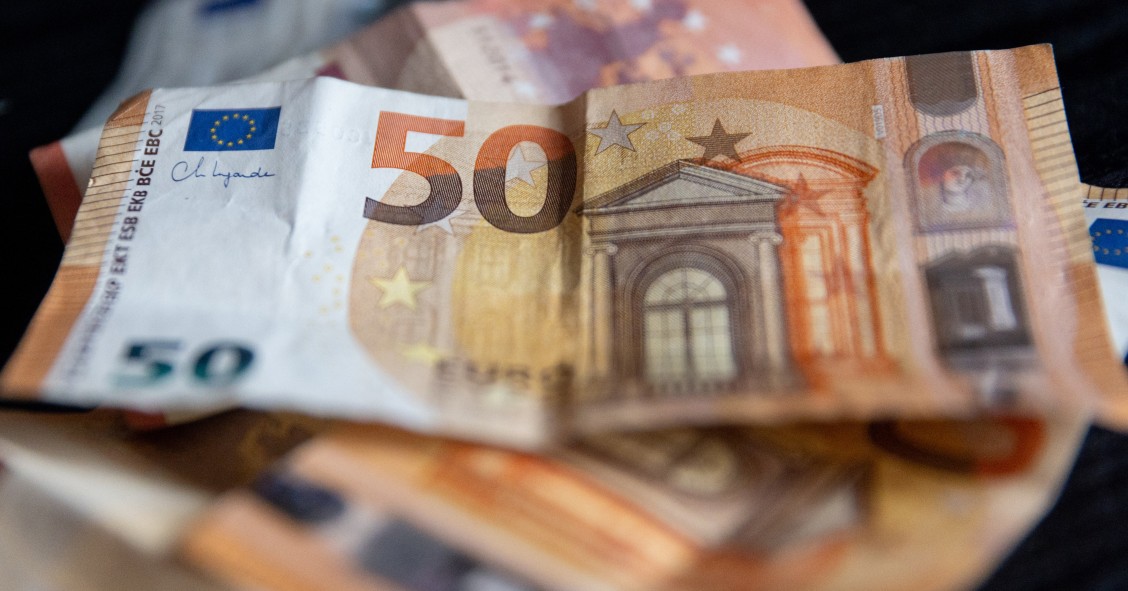 Archivo - Varios billetes, a 9 de enero de 2024, en Madrid (España). 