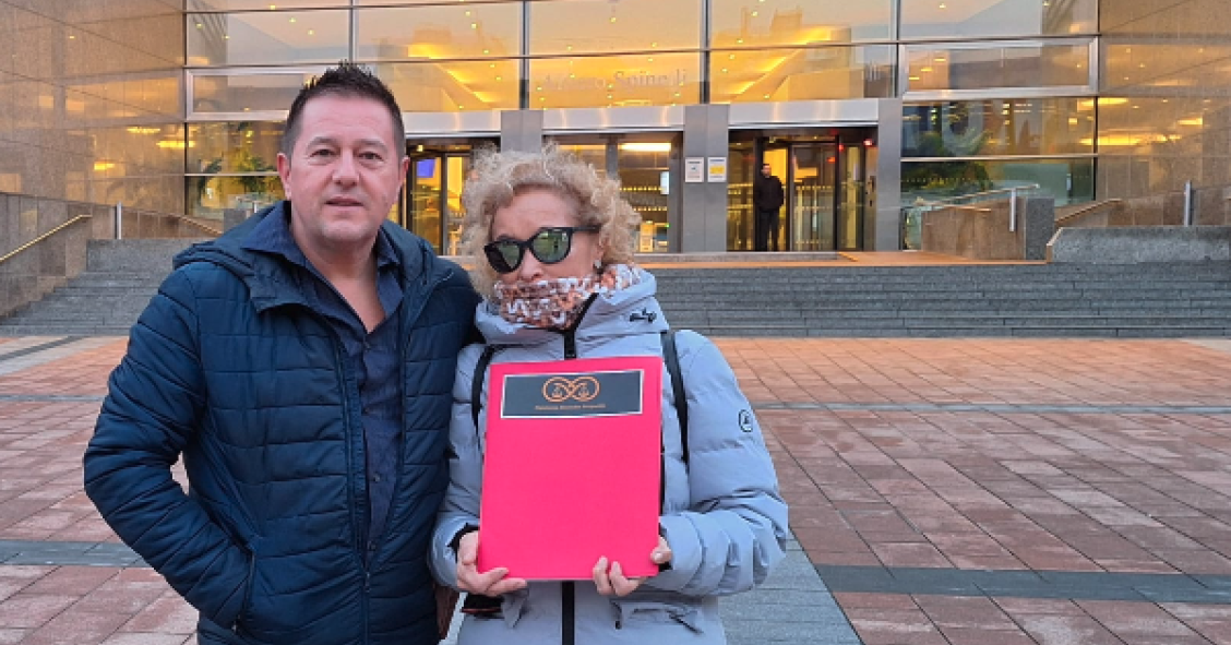 La PAO denuncia ante el Parlamento Europeo la inacción del Gobierno ante la okupación ilegal