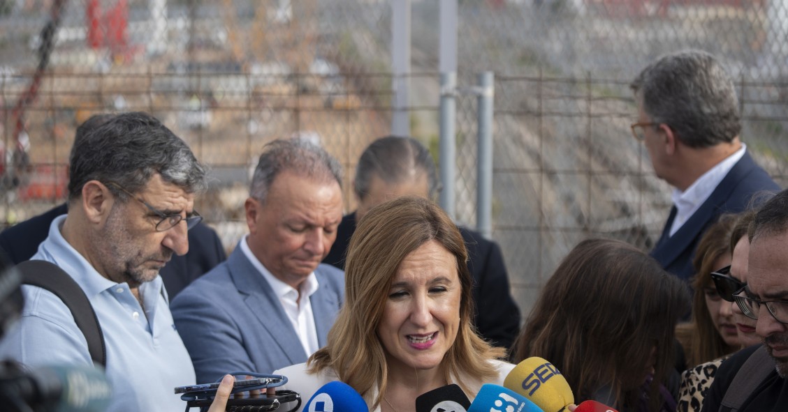 Archivo - La alcaldesa de València, María José Catalá, ofrece declaraciones a los medios