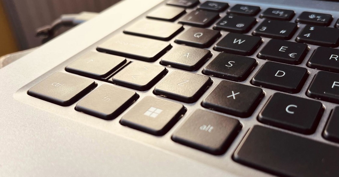 Archivo - Detalle de la tecla Windows en un ordenador portátil.