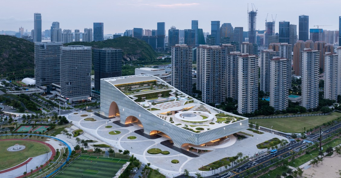 El nuevo Complejo Cultural y Artístico de Hengqin es una imponente obra del estudio Atelier Apeiron en la ciudad china de Zhuhai.