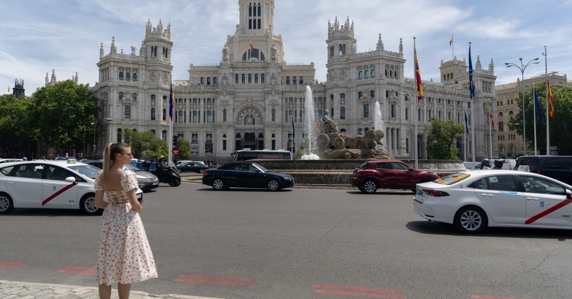 Archivo - Vista de la plaza de Cibeles, a 9 de mayo de 2024, en Madrid (España).