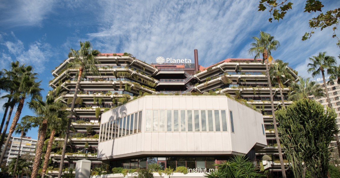 Sede del Grupo Planeta, adquirida por Pontegadea en una de las operaciones inmobiliarias recientes más destacadas.