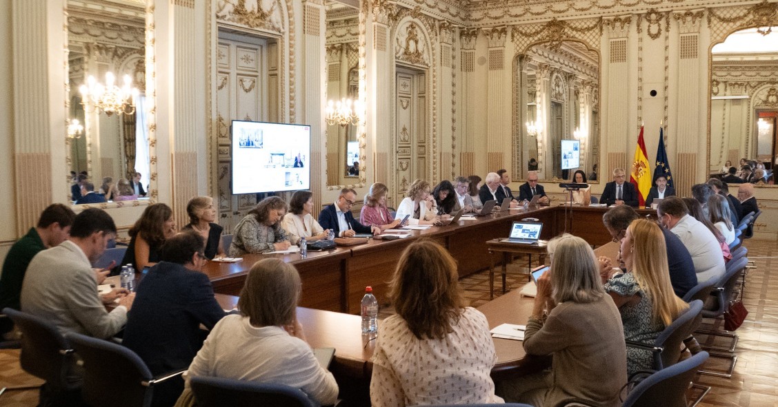 El secretari d'Estat d'Habitatge i Agenda Urbana, David Lucas, presideix una reunió amb comunitats autònomes per exposar-los els cinc objectius que vertebraran el Pla estatal d'habitatge 2026-2030.