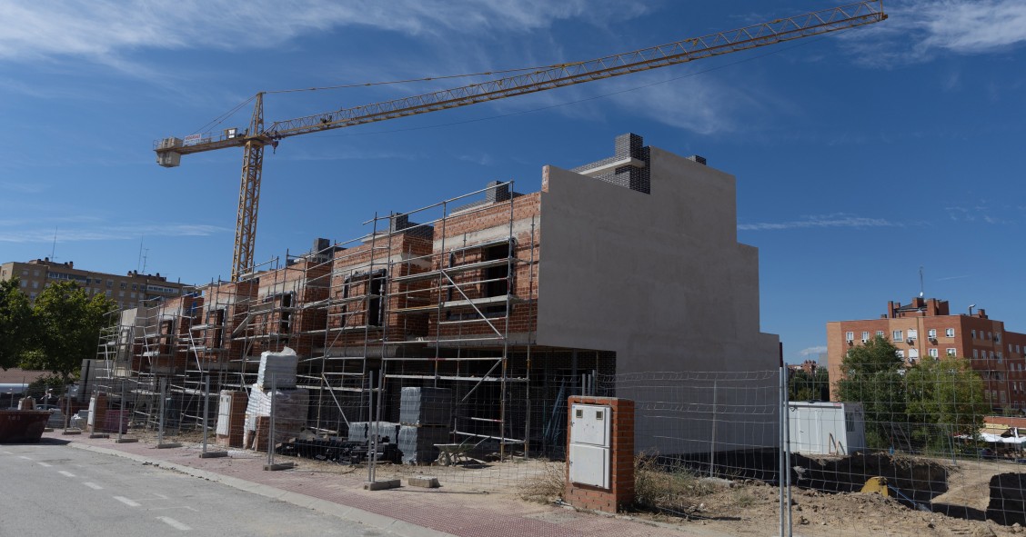 Vista general de las obras de vivienda nueva.