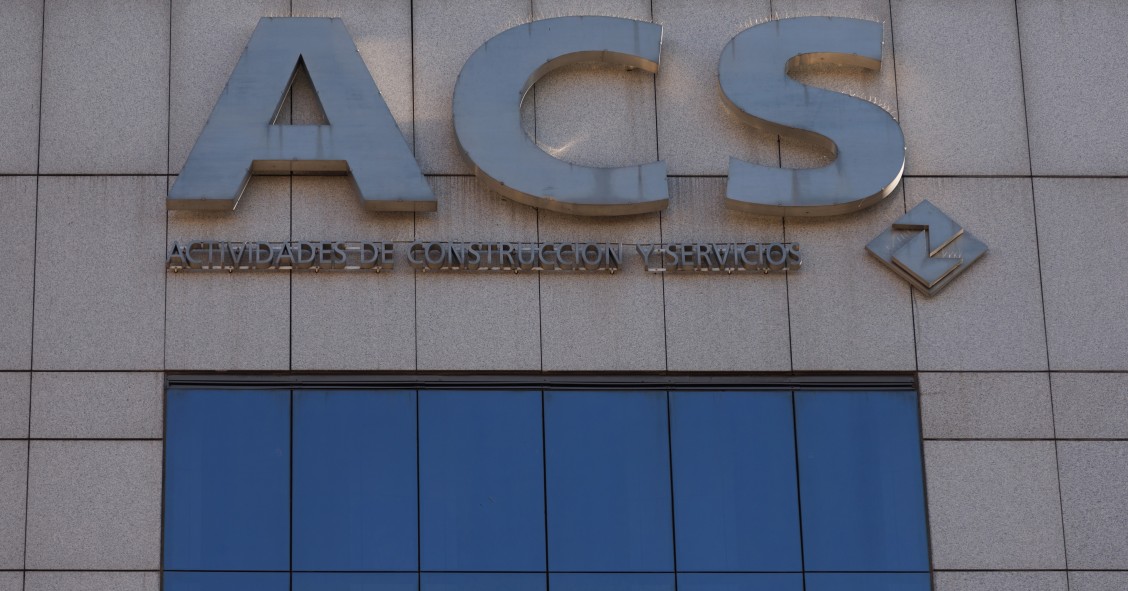Archivo - Fachada de la sede de ACS, en Madrid (España)