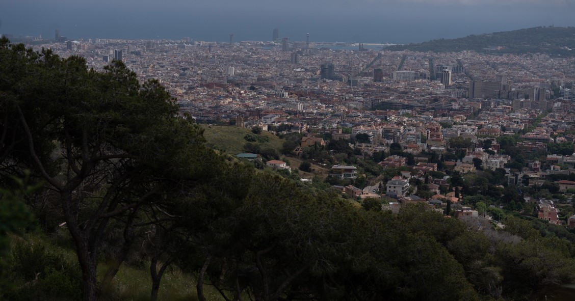 Archivo - Vistas de la ciudad desde el Parc Natural de la Serra de Collserola, a 14 de mayo de 2025, en Barcelona, Catalunya (España).