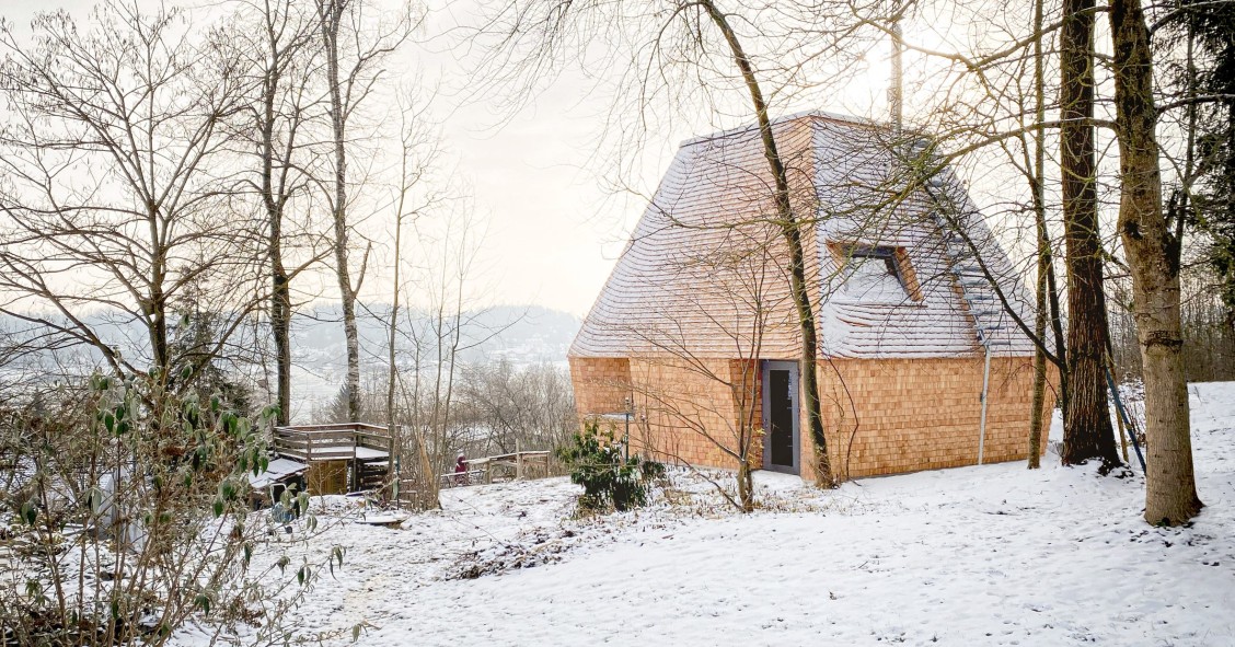 Ubicada en un antiguo huerto cercano a Augsburgo, House Anton II está diseñada por los estudios Lux Architect de Alemania y Cánovas Arquitectura de España.