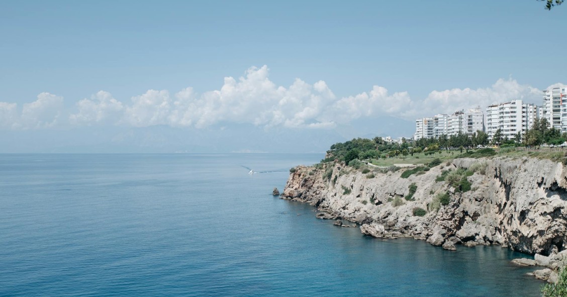 De Barcelona a Sitges: aquí están las casas con más valor de la costa catalana