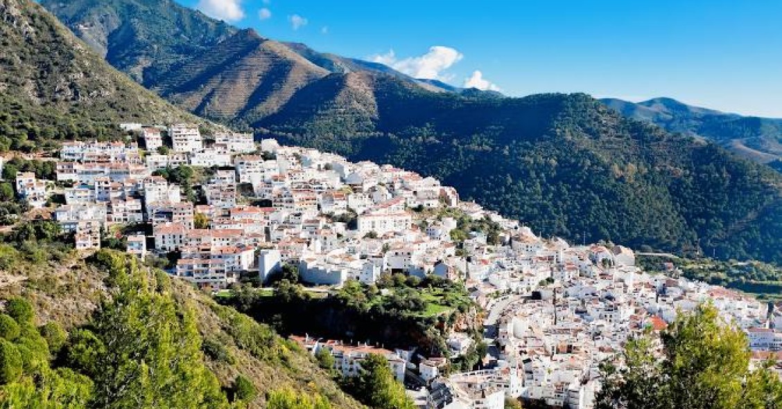 Ojén pueblo blanco de Málaga