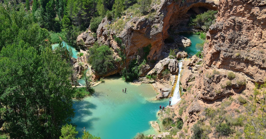 Las piscinas naturales más impresionantes de España, ¿cuáles son y cuánto cuesta vivir ahí?