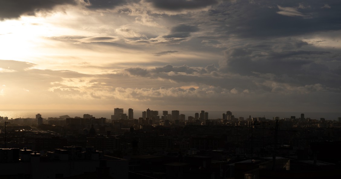 Archivo - Panorámicas de Barcelona desde el Mirador de Torre Baró, a 12 de diciembre de 2024, en Barcelona, Catalunya (España).