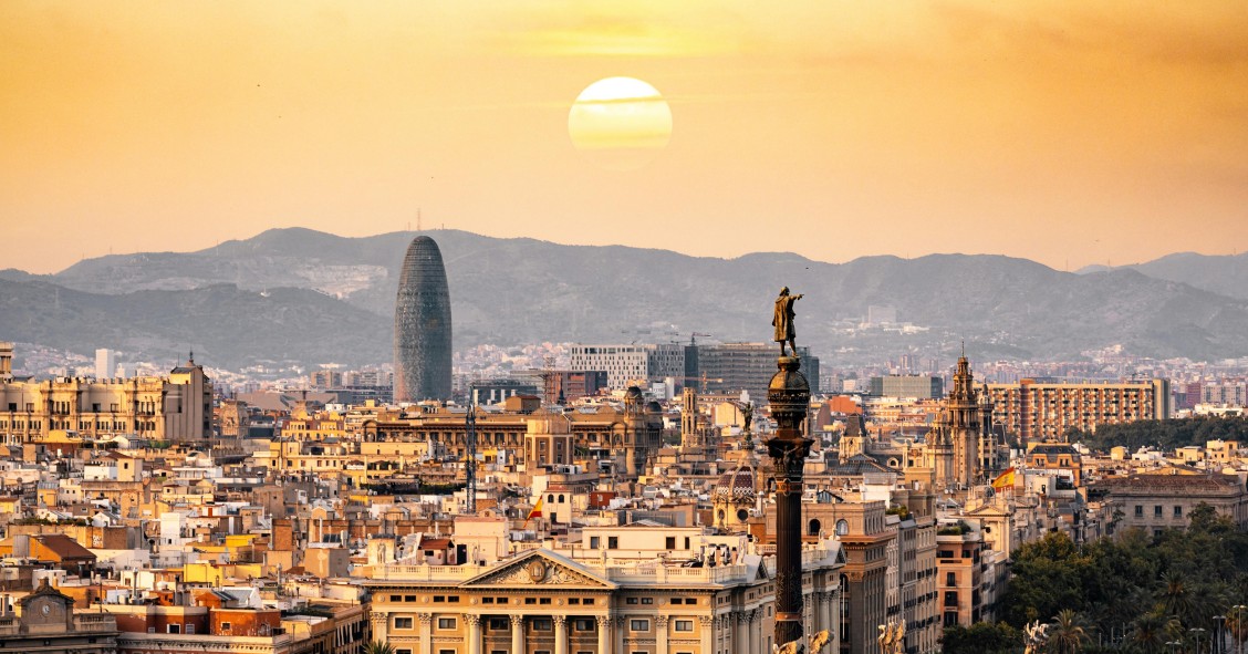 Safe areas to stay in Barcelona