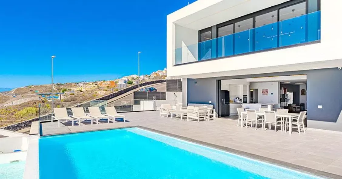 Vivienda en Adeje, Santa Cruz de Tenerife - 3.299.000 eur