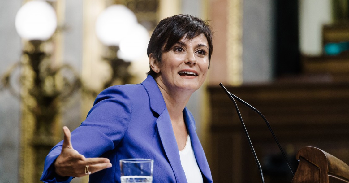 La ministra de Vivienda, Isabel Rodríguez, interviene durante un pleno en el Congreso de los Diputados, a 10 de septiembre de 2025, en Madrid (España).