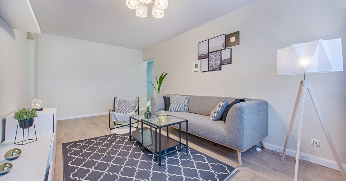 Interior de un apartamento amueblado destinado al alquiler