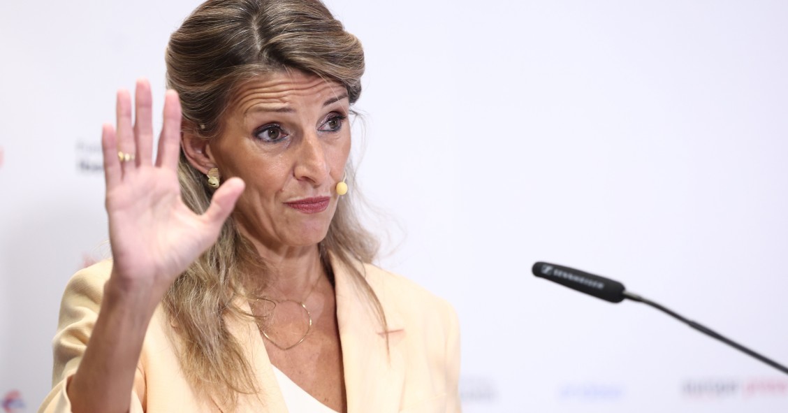 La vicepresidenta segunda del Gobierno y ministra de Trabajo y Economía Social, Yolanda Díaz, protagoniza un desayuno informativo de Europa Press en el NH Collection Eurobuilding, a 9 de octubre de 2025 en Madrid (España).