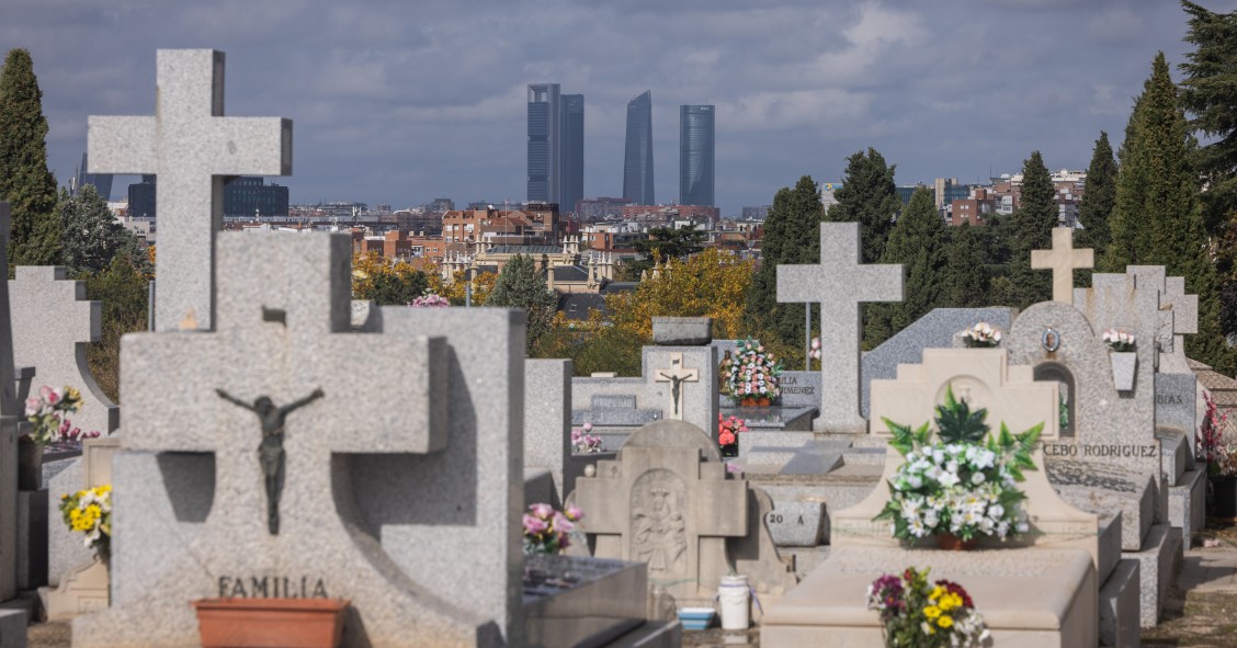 Who gets the day off on November 3