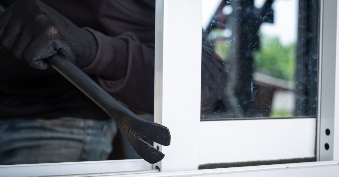 ¿Quién paga los daños por robo en una casa de alquiler?