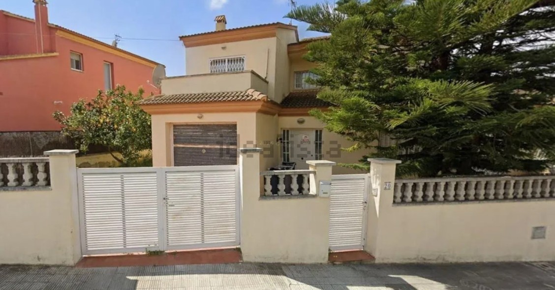 Girona (8.9%) has the highest share of occupied homes, followed by Tarragona (8.8%) and Seville (8.4%).