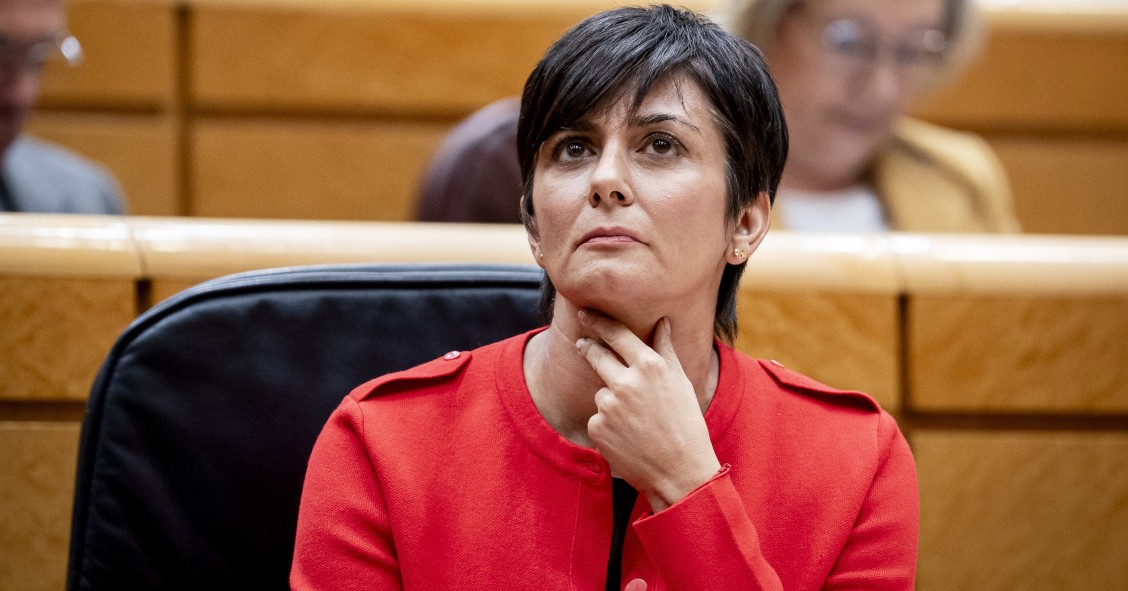 La ministra de Vivienda y Agenda Urbana, Isabel Rodríguez, durante una sesión plenaria, a 4 de noviembre de 2025, en Madrid (España). 